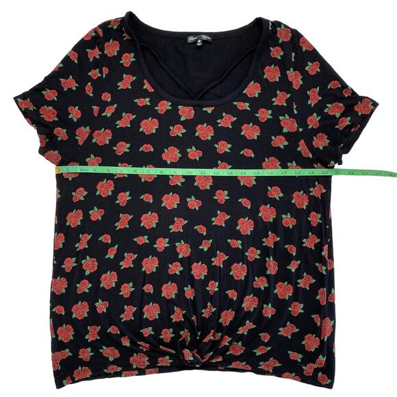 ATTITUDE NOT INCLUDED Black Rose Criss-Cross Tie-front Tee Size 1X Stretch AOP - Picture 7 of 8